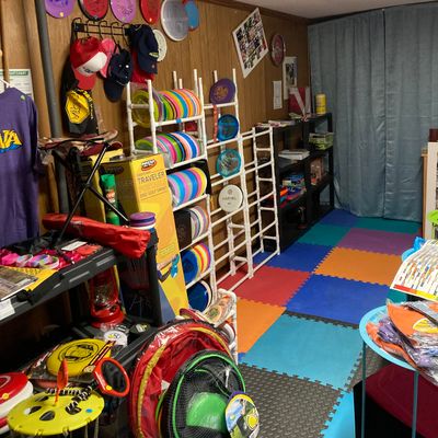 Don’s disc golf shop