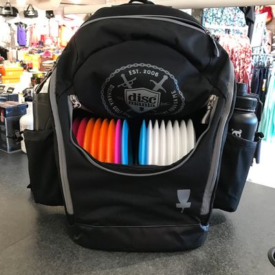 Fanatic 2 
Är en väska som är bra för nybörjaren. Den rymmer upp till 18discar. 799kr