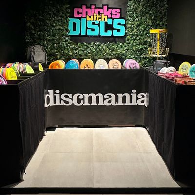Chicks with Discs