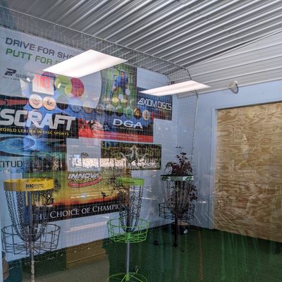 Indoor putting area