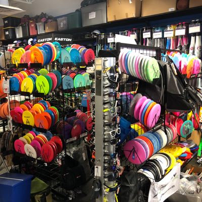 Update 01/22 : great selection of new and used discs and a few bags. INNOVA, DYNAMIC, MVP, L64 etc..