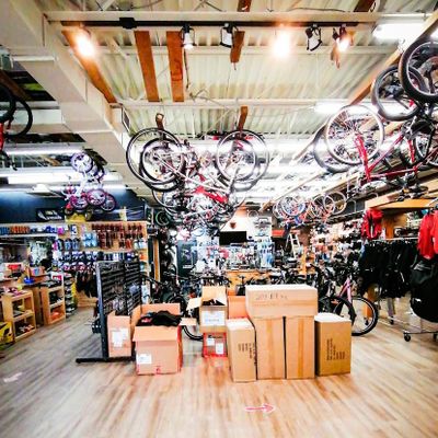 Large inventaire de Disc et accesoire de sport