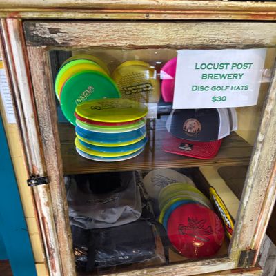 Disc display showcase