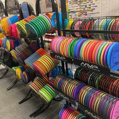 Innova, Discraft & all the major brands.
Amazing amounts of MVP & Kastaplast