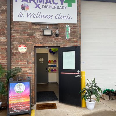 Come on in, disc golf shop is seperate
