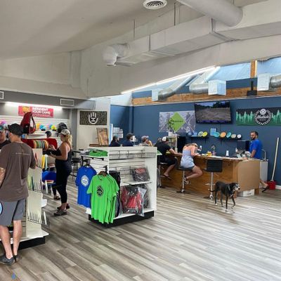 Disc golf and beer on tap in the same place 😳