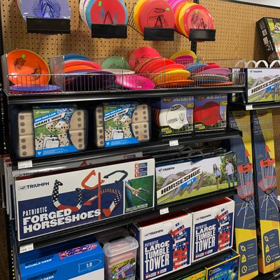 10/21 Small selection of Innova discs and traveller baskets. West side (right, when you walk in).