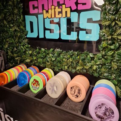 Chicks with Discs