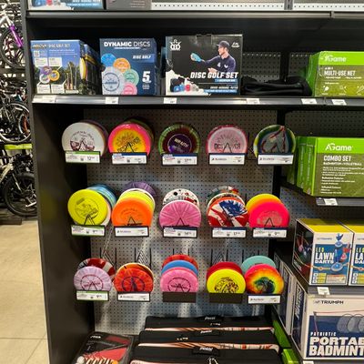 Stocking Innova, Dynamic, Westide, and Latitude, plus some starter sets, baskets, and small bags.