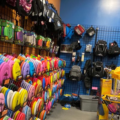 Super large selection of multiple brands of discs. Lots of dynamic and innova discs.